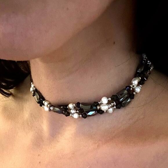 None and/or Unknown Jewelry - Vintage Black Beaded & Faux Pearl Magnetic Choker Necklace - Convertible Design